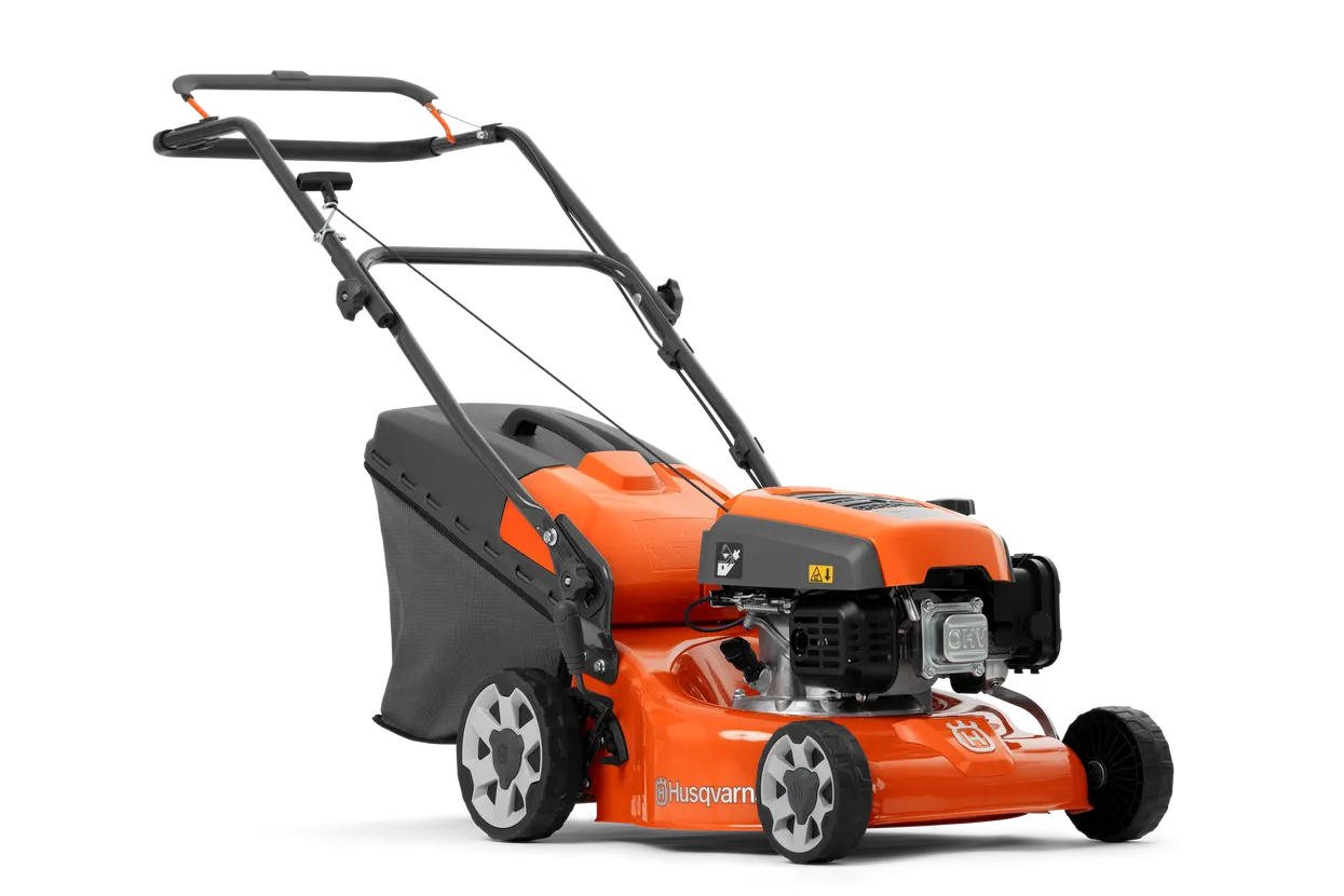 pl-695375.webp Mașină de tuns iarba LC 140P - imagine 1